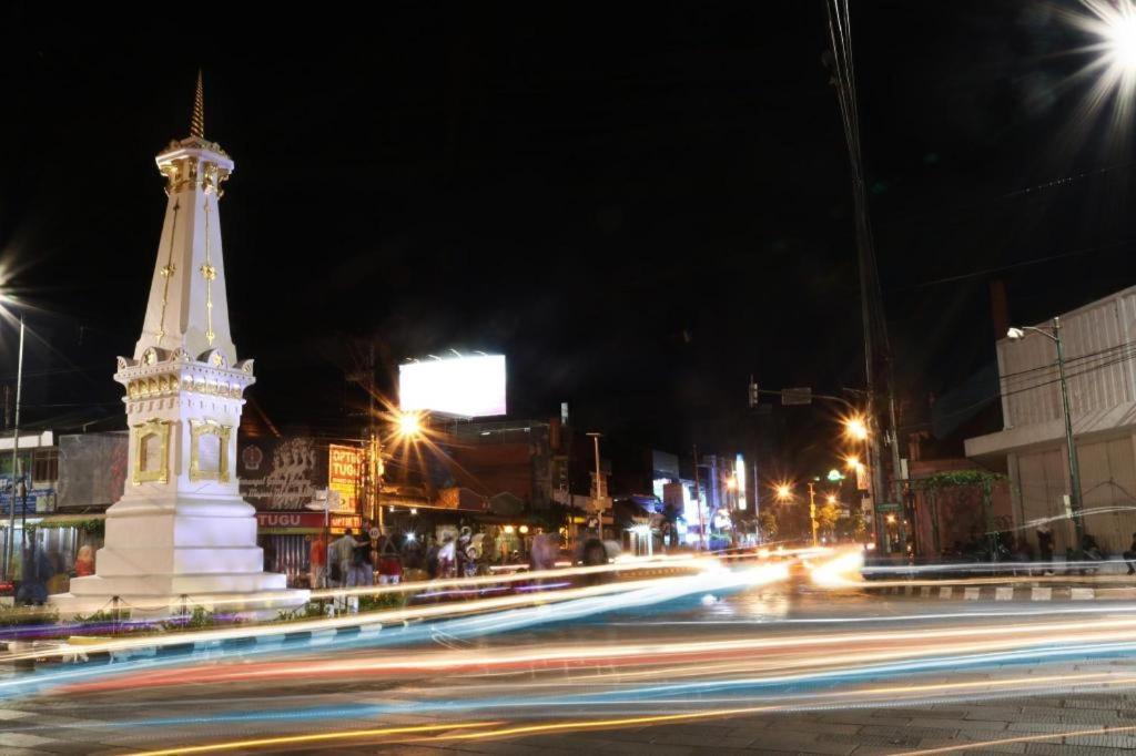 Grand Malioboro Yogyakarta Hotel Buitenkant foto