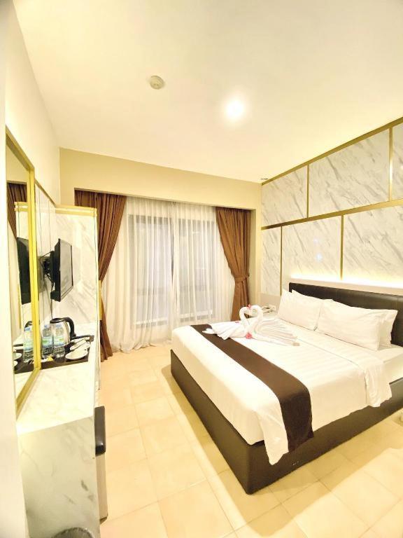 Grand Malioboro Yogyakarta Hotel Buitenkant foto