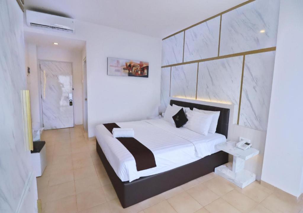 Grand Malioboro Yogyakarta Hotel Buitenkant foto