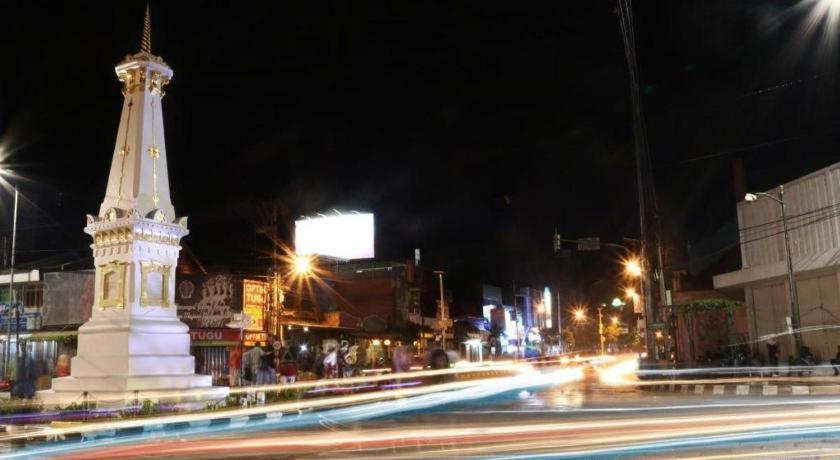 Grand Malioboro Yogyakarta Hotel Buitenkant foto